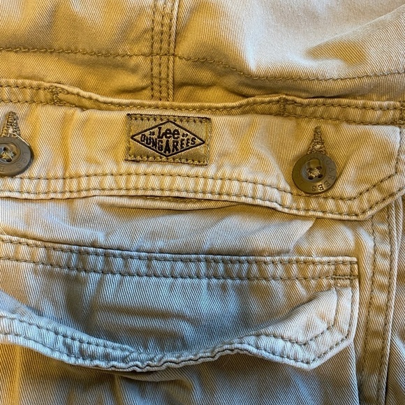 LEE Dungarees men’s Cargo Shorts. Khaki, size 40. Great condition. No stains - Picture 9 of 13
